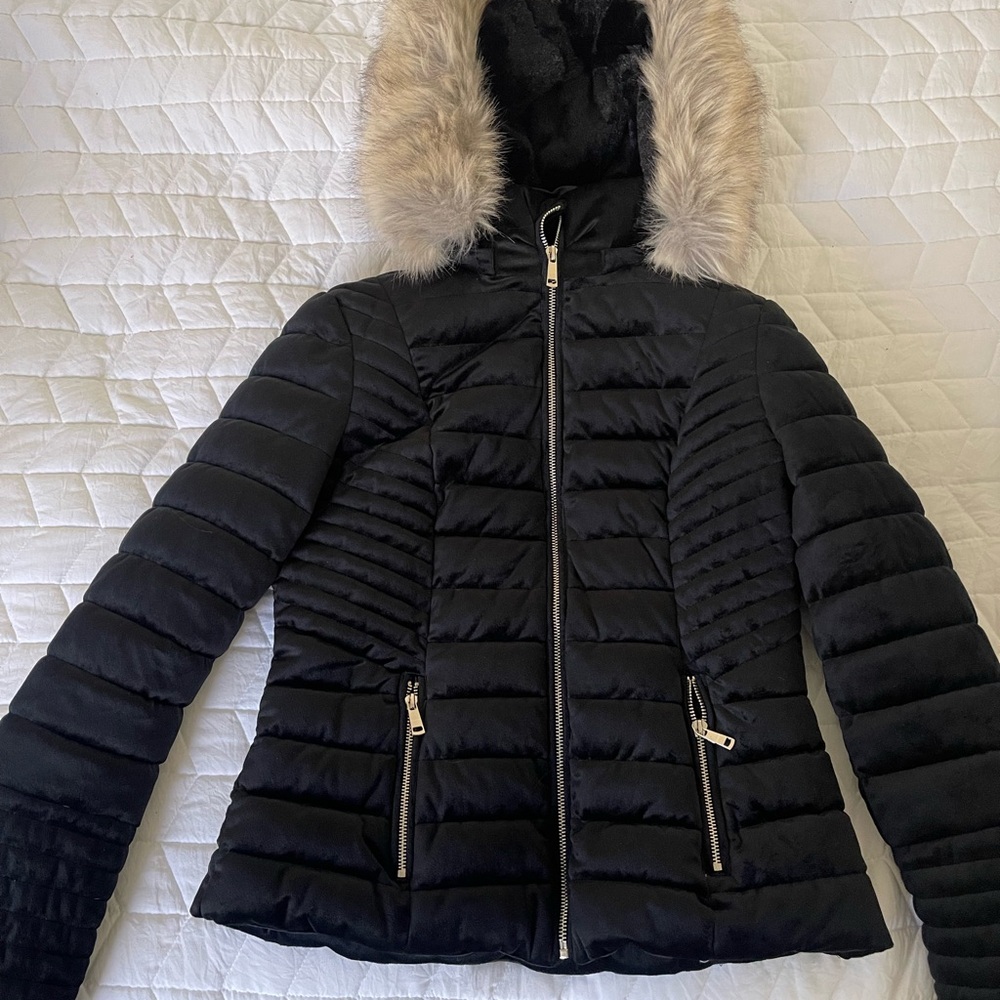 Fashion Nova Black Puffer Jacket with Faux Fur Trim
